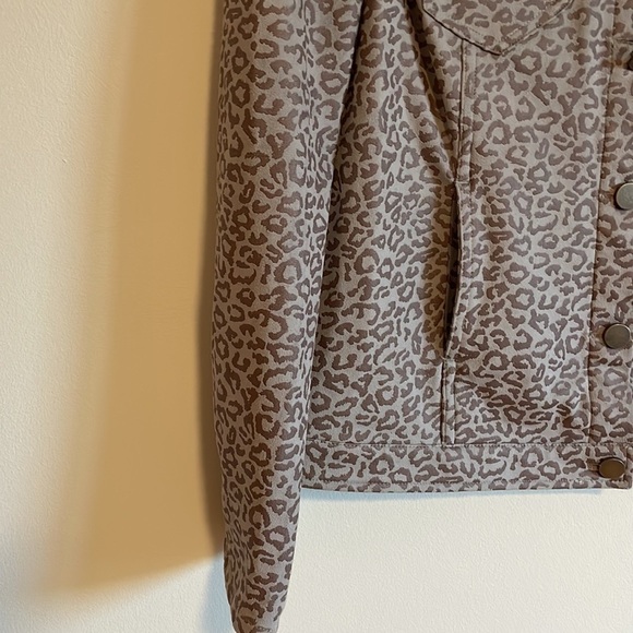 Animal Print Jacket Chicos Gray Cheetah Leopard Contemporary Edgy Glam Modern - Picture 3 of 16